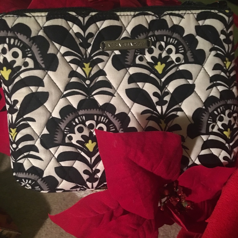 NWOT - Vera Bradley Medium Cosmetic Bag